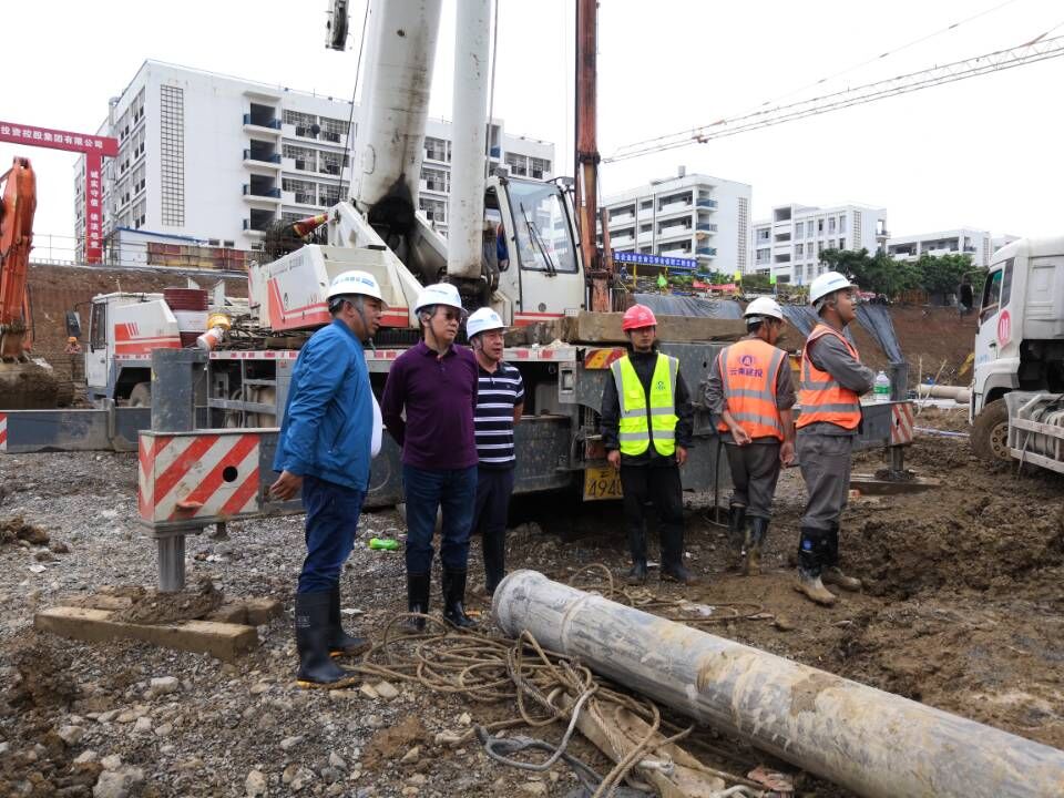 倪燦華到東川易地扶貧搬遷項目調研.jpg